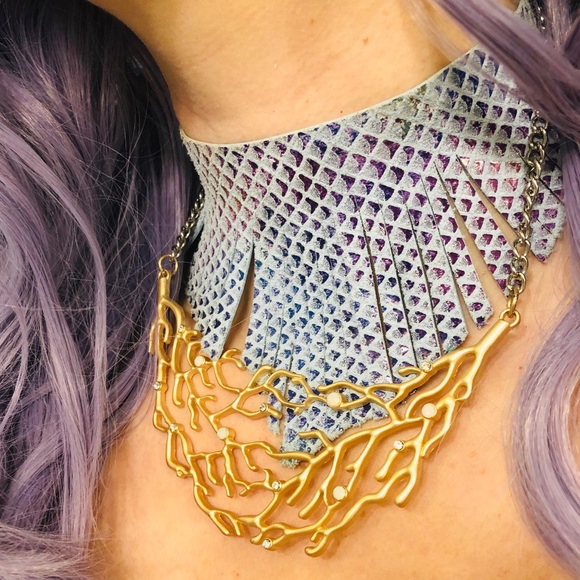 Mermaid leather fringe coral necklace - Picture 2 of 8